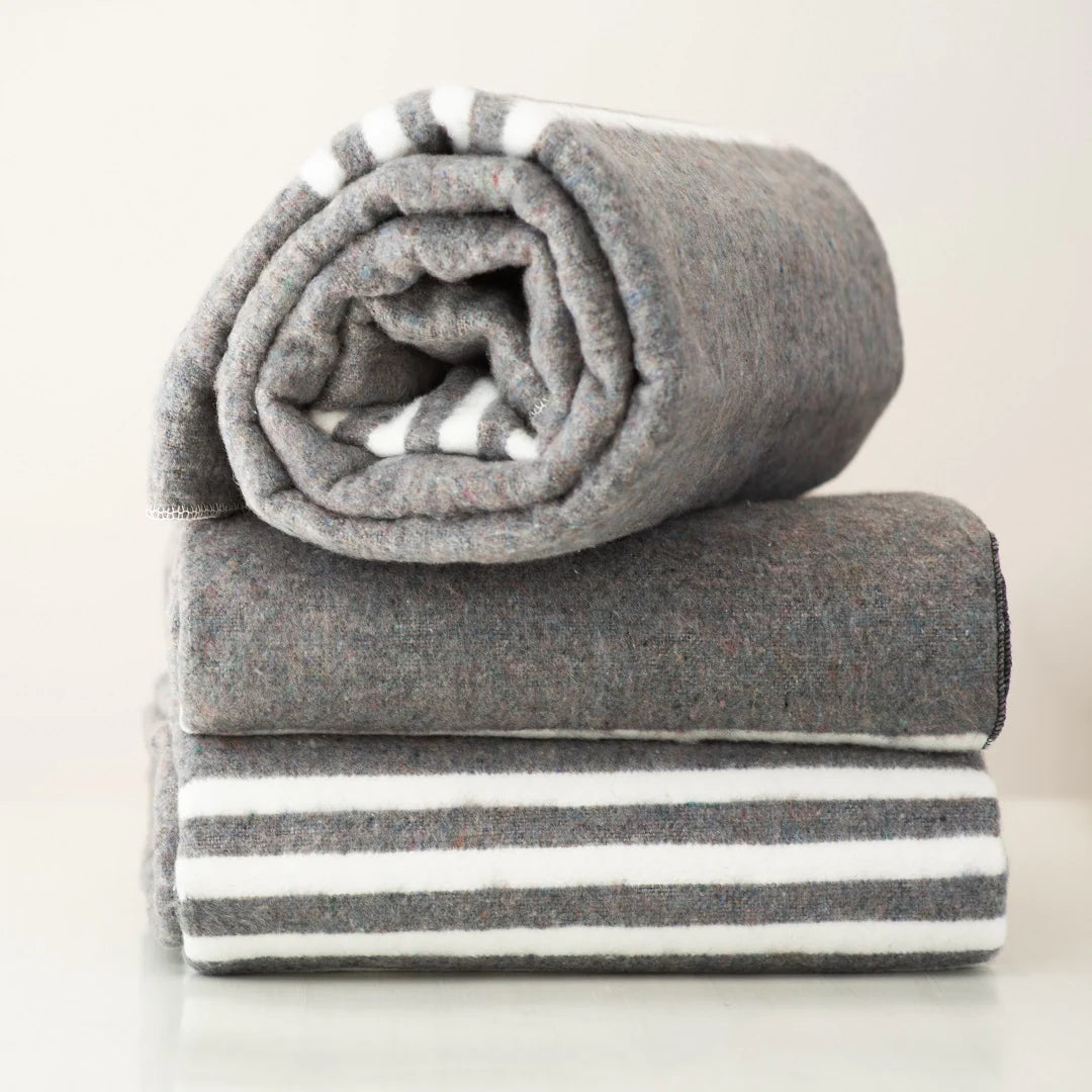 Boxer White/Grey Relief Blanket